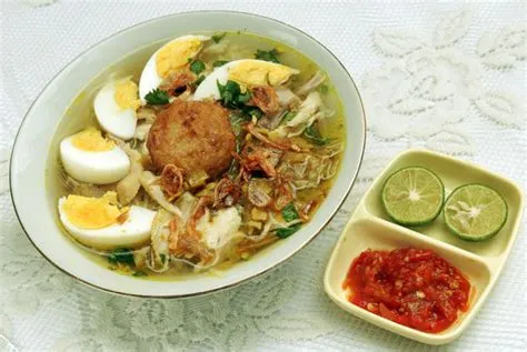  Soto Banjar! En kryddig och uppfriskande soppa som kommer att väcka dina sinnen